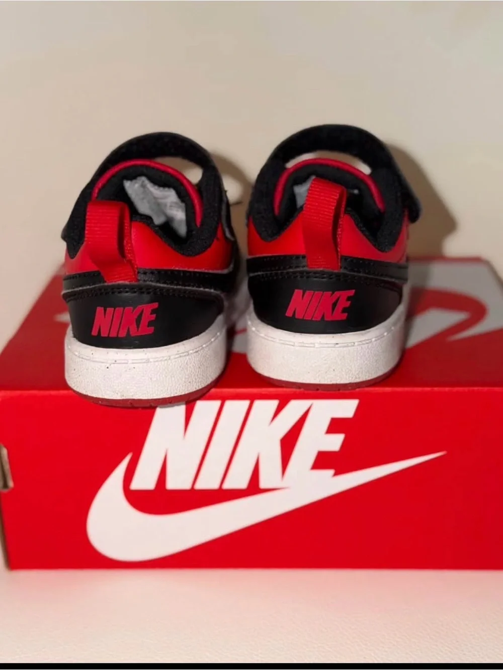 Nike Kids Black & Red Low-Top Sneakers with Hook-and-Loop Strap